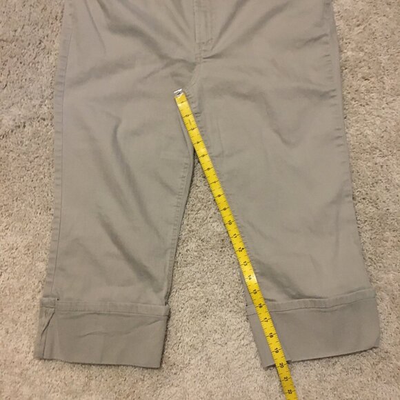 Jones & Co. Oatmeal Rolled Cuff Capris - Picture 13 of 14